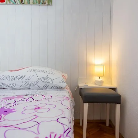 Fontana Lägenhet Baška Voda